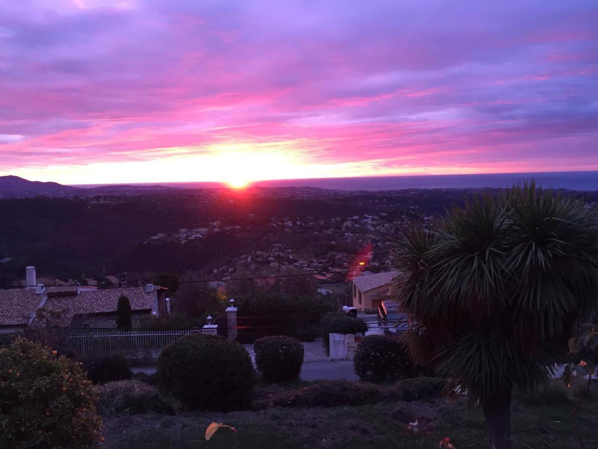 "Aux Balcons Du Riou" Avec Vue Mer 180 Degres Vence Luaran gambar